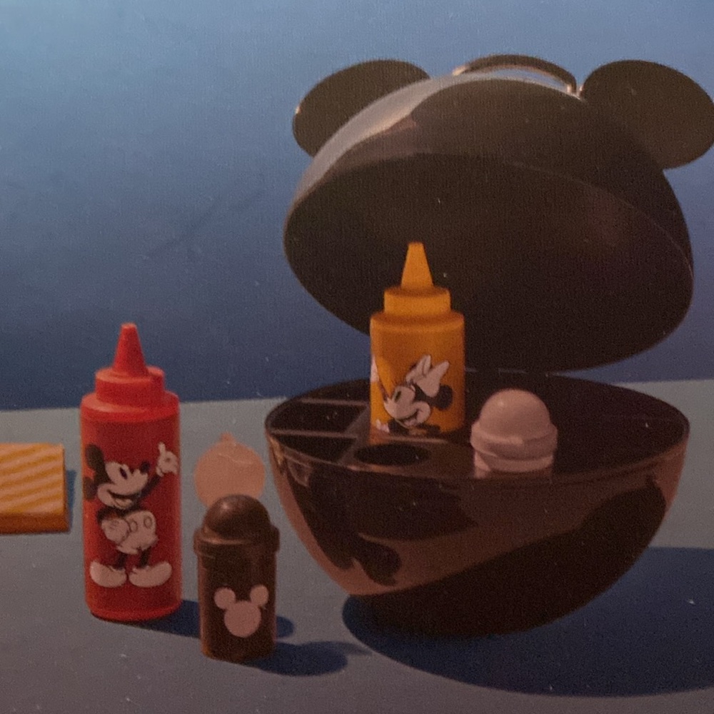 Mickey condiment caddy